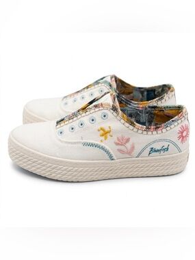 Blowfish Malibu super sweet embroidered slip on sneaker- Size 9